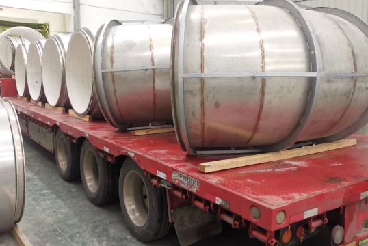 鋰電池行業(yè)用不銹鋼陶瓷耐磨管道的優(yōu)勢在哪里？