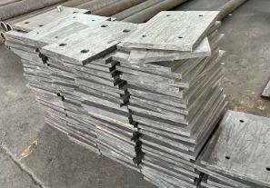 高強(qiáng)度高鉻合金熔煉復(fù)合耐磨板的耐磨層厚度多少？